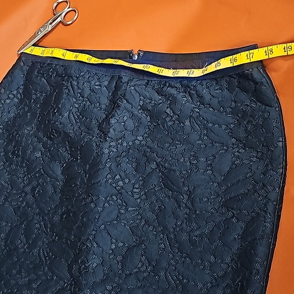 Ann Taylor  black  lace  overlay  skirt - Picture 2 of 11